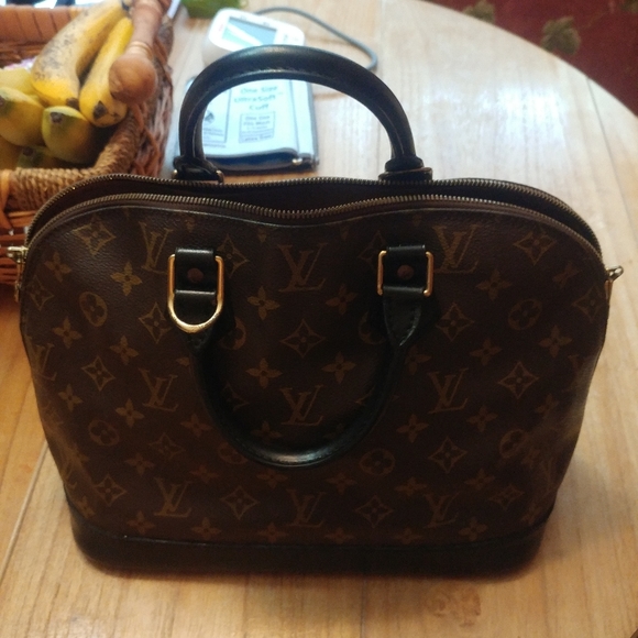 Louis Vuitton Handbags - ❤SALE AUTHENTIC LOUIS VUTTION ALMA PM